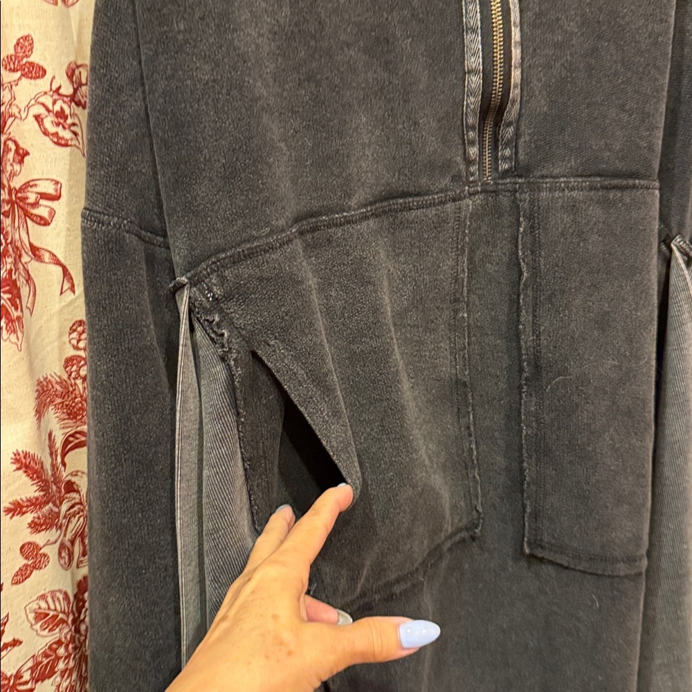 βοΈ WE THE FREE Sunny Side Pullover sz L - Picture 8 of 8